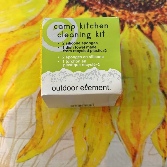 outdoor element
Camp Kitchen Cleaning Set - Picture 2 of 4